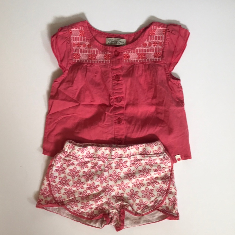 2T Lucky Brand outfit